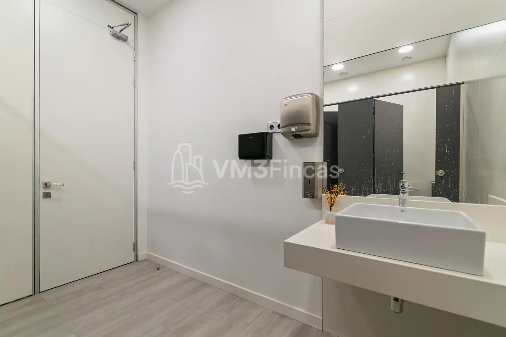 Badezimmer von Büro zur Miete in El Prat de Llobregat mit Klimaanlage, Heizung und Terrasse