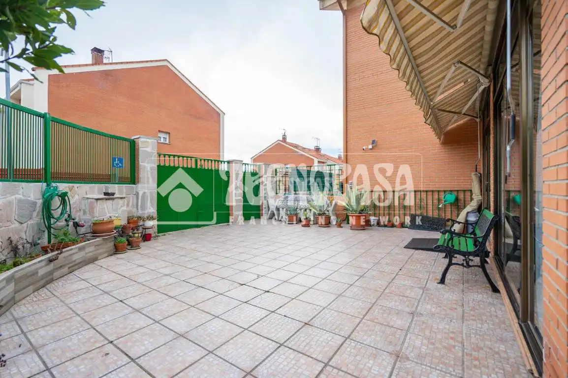Terraza de Casa adosada en venta en Colmenar Viejo con Calefacción, Jardín privado y Terraza