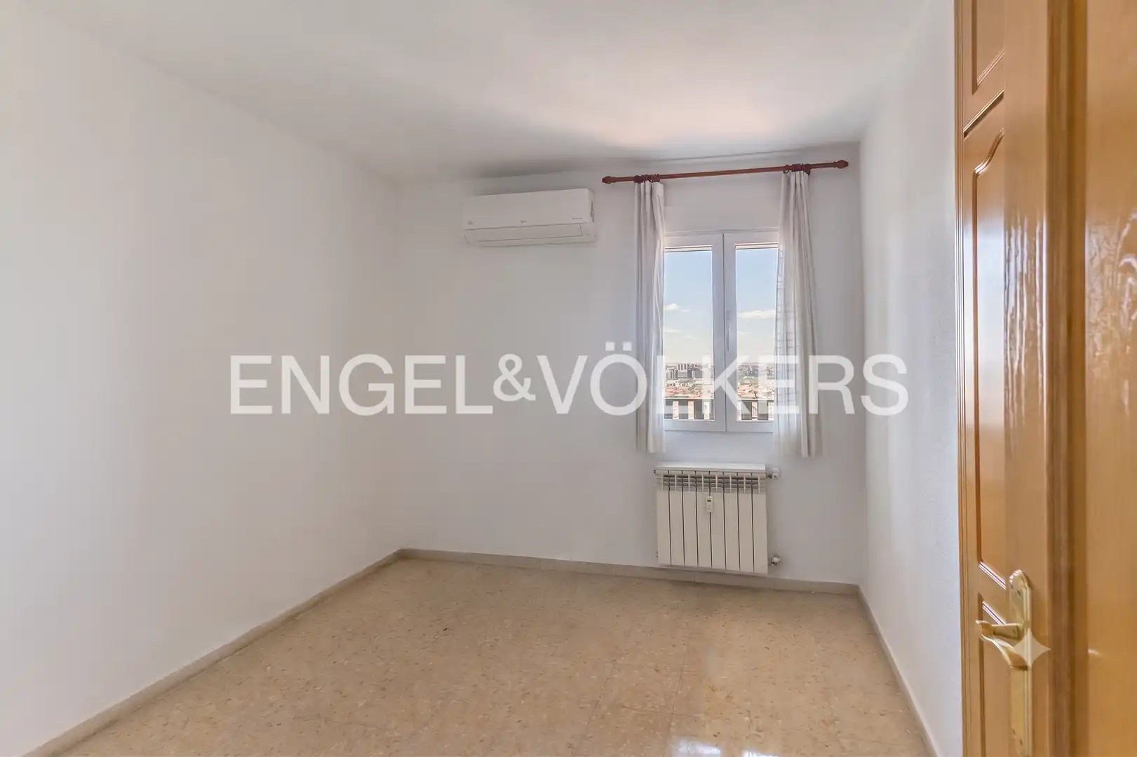 Bedroom of Flat for sale in Madrid  with Air Conditioner, Heating and Terrace