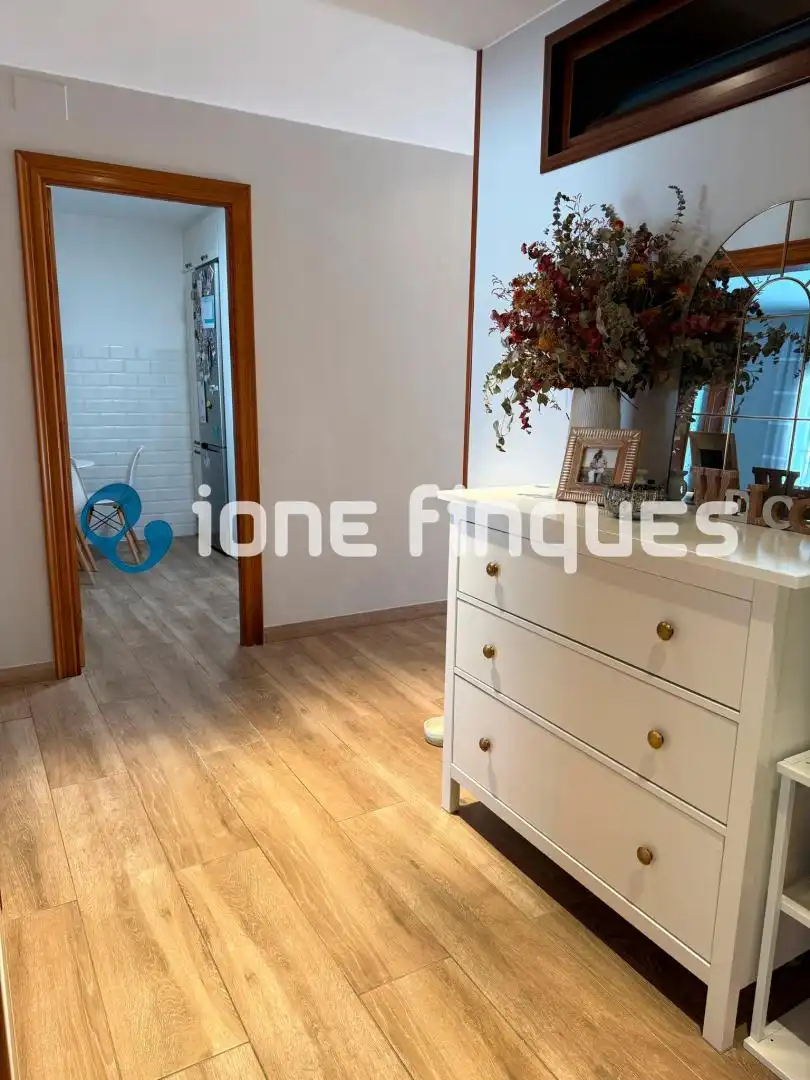 Wohnung zum Verkauf in Terrassa mit Heizung, Balkon und Internet