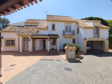 Chalet con piscina en venta en Mar Menor de Cartagena – Cabo de Palos