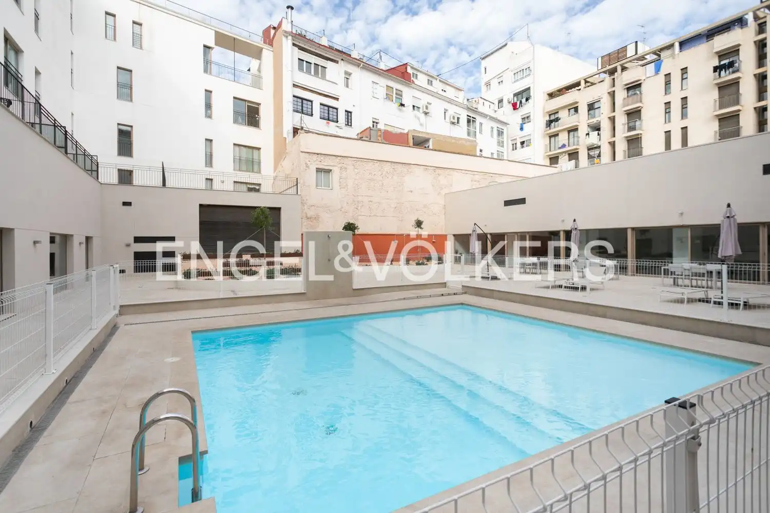 Piscina de Pis de lloguer en Valencia amb Aire condicionat, Calefacció i Jardí privat