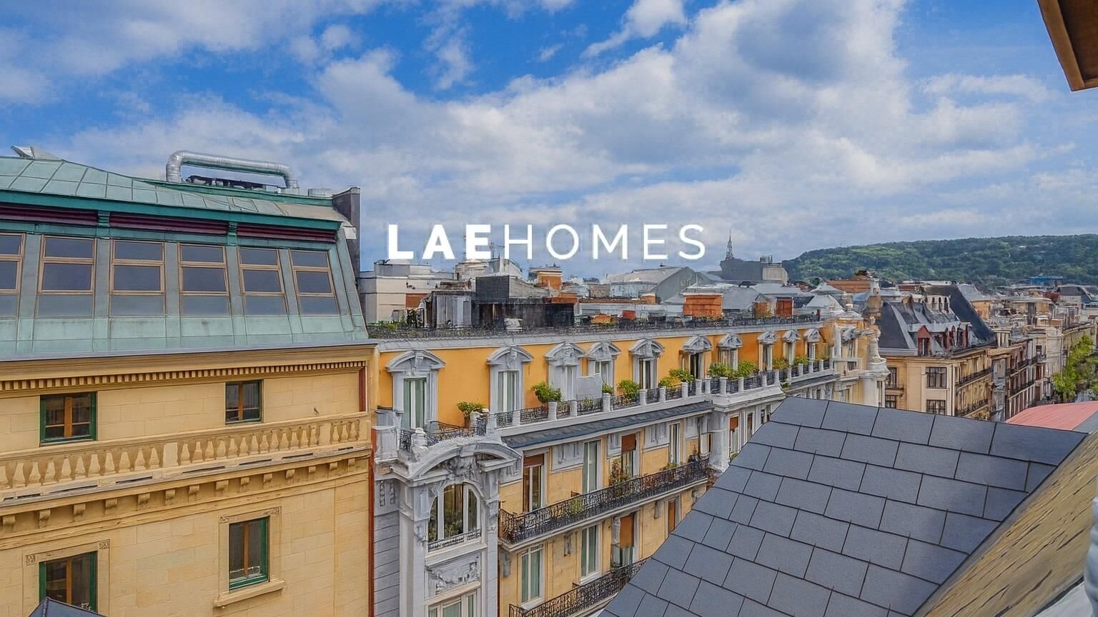 Vista exterior de Pis en venda en Donostia - San Sebastián  amb Calefacció