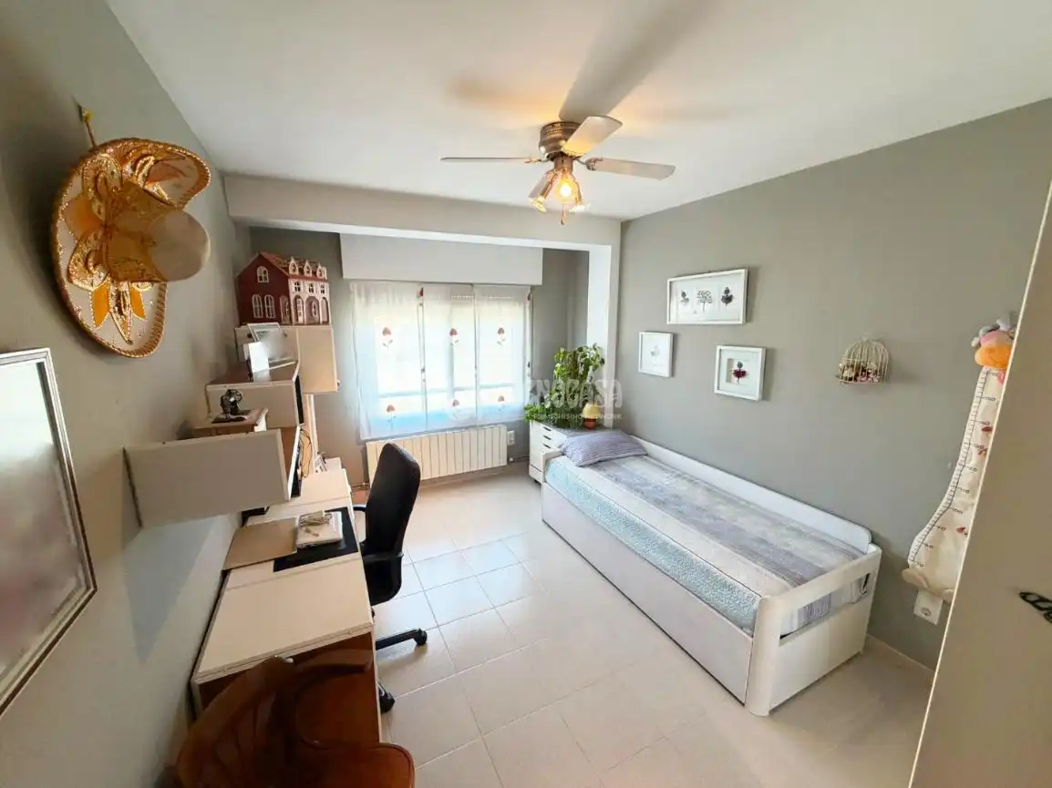 Bedroom of Detached homes for sale in Zaragoza  with Heating and Community pool