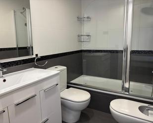Bathroom of Flat to rent in Sabadell  with Air Conditioner, Heating and Parquet flooring