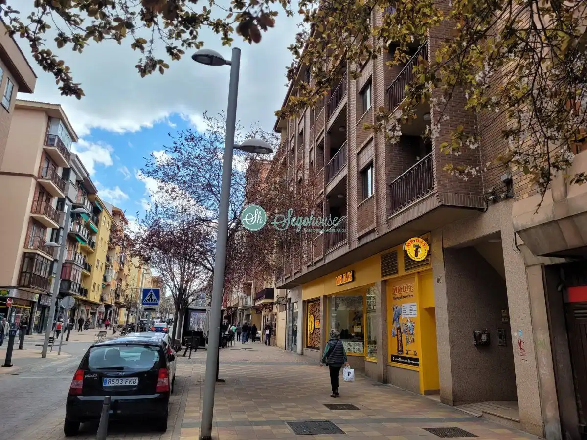 Vista exterior de Pis en venda en Segovia amb Calefacció i Terrassa