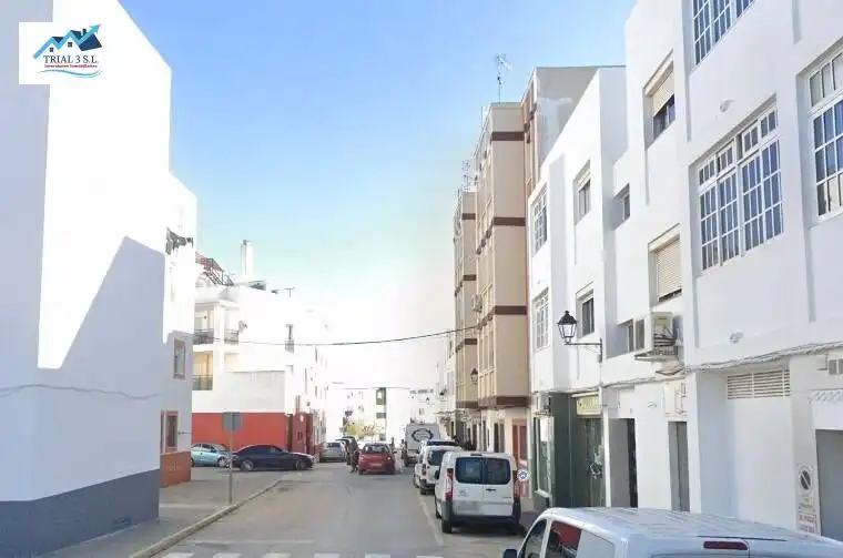 Vista exterior de Local en venta en Barbate