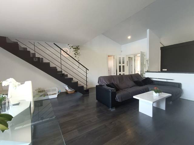 Casa-chalet en Venta en Avenida Taio, el en Castellví de Rosanes