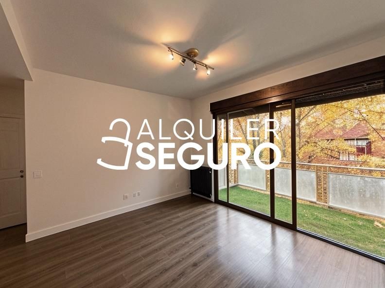 Dormitori de Pis de lloguer en  Madrid Capital amb Calefacció i Terrassa