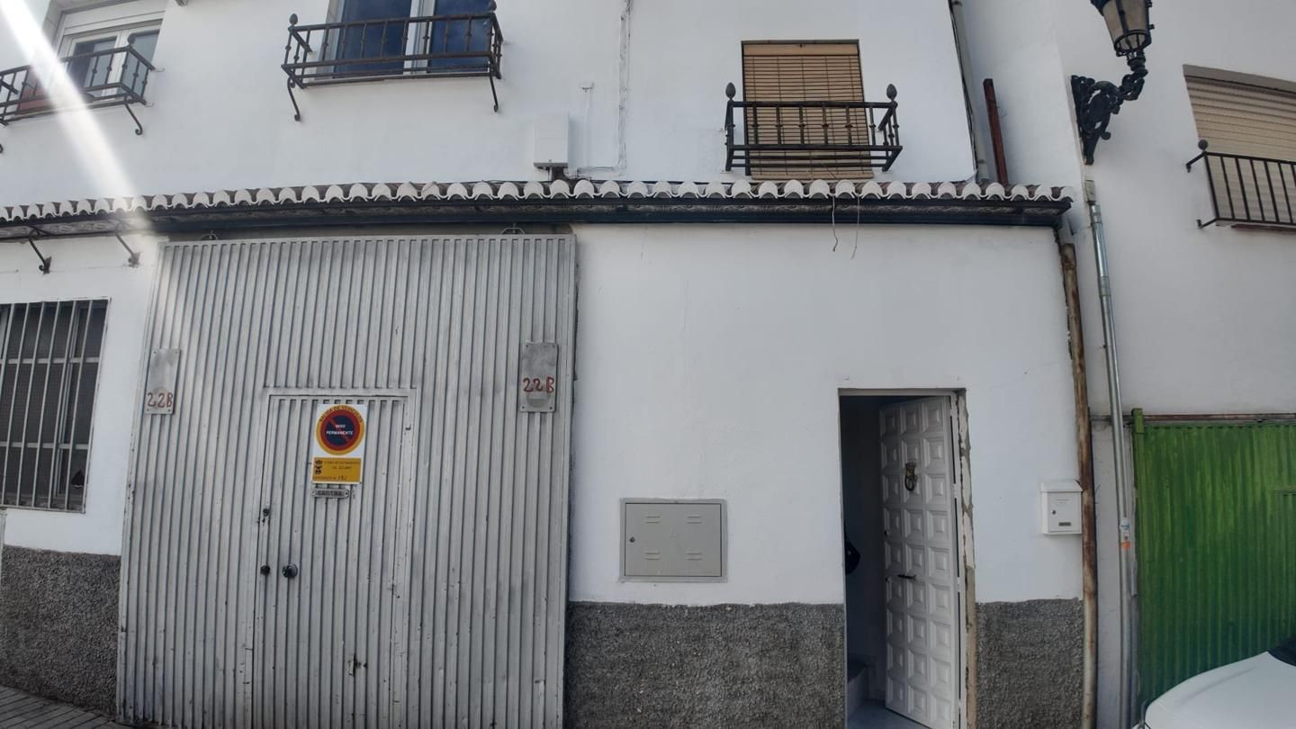 Exterior view of Flat to rent in  Granada Capital  with Air Conditioner