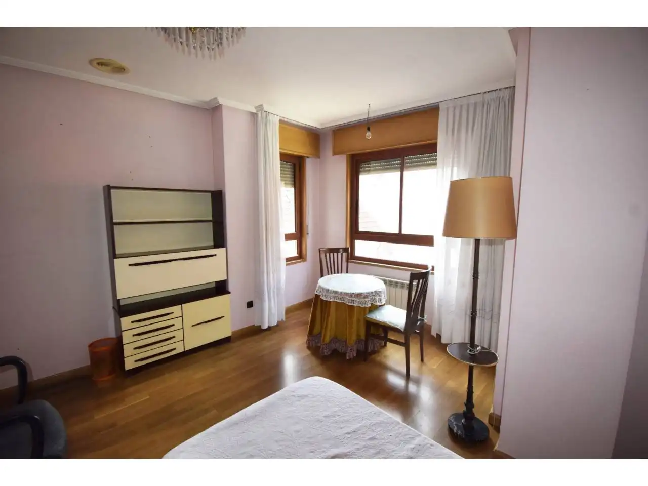 Habitación de Piso en venta en León Capital  con Calefacción, Parquet y Terraza