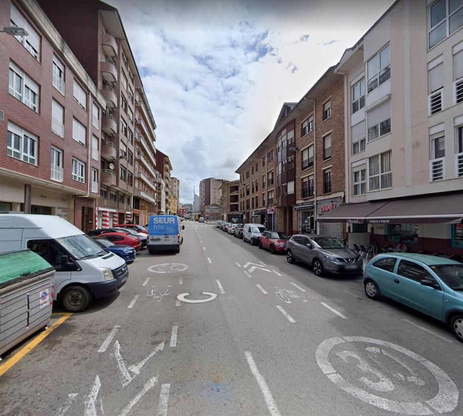Vista exterior de Garatge de lloguer en Torrelavega 