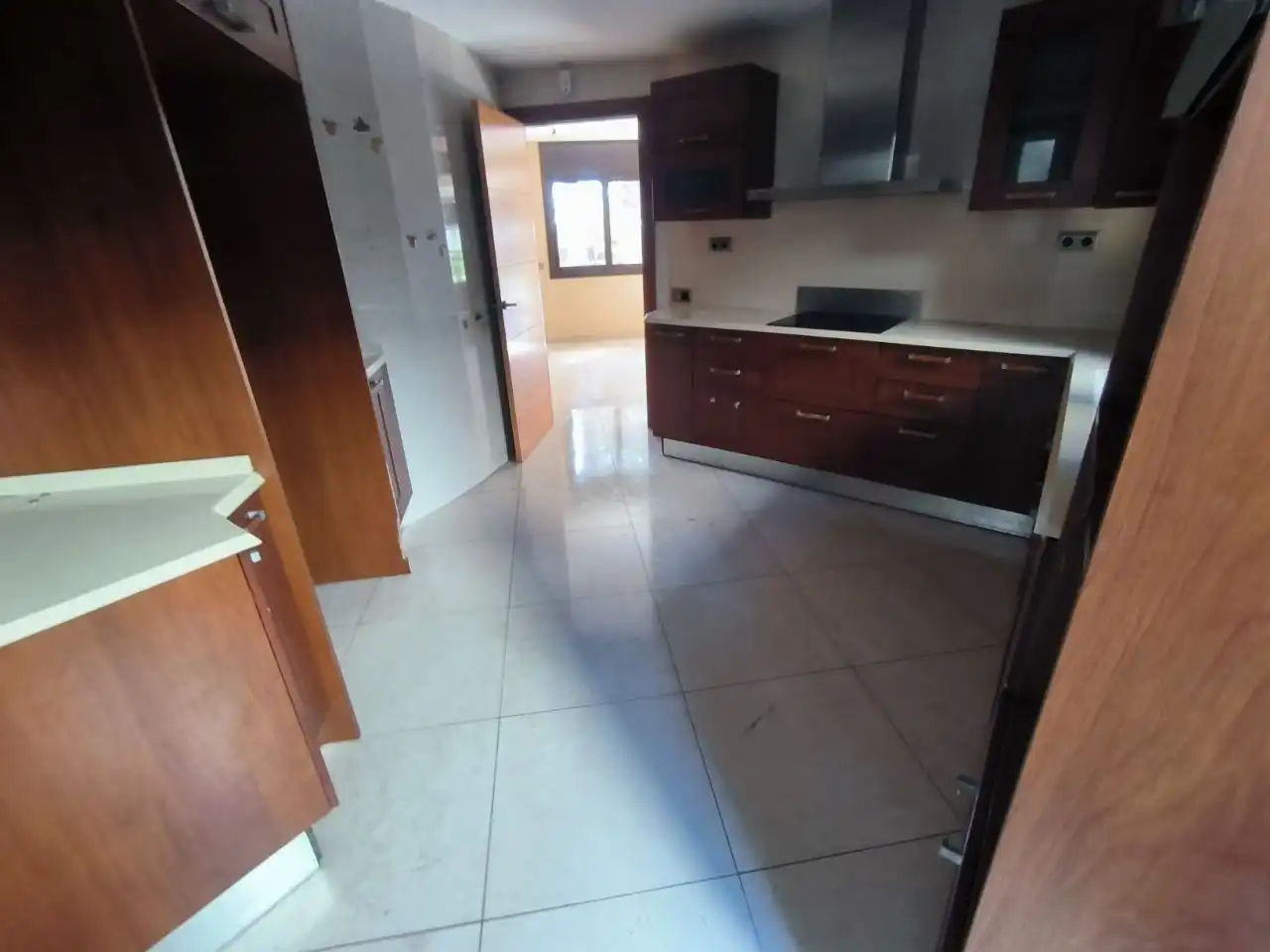 Cocina de Casa o chalet en venta en Vilanova i la Geltrú con Aire acondicionado, Calefacción y Jardín privado