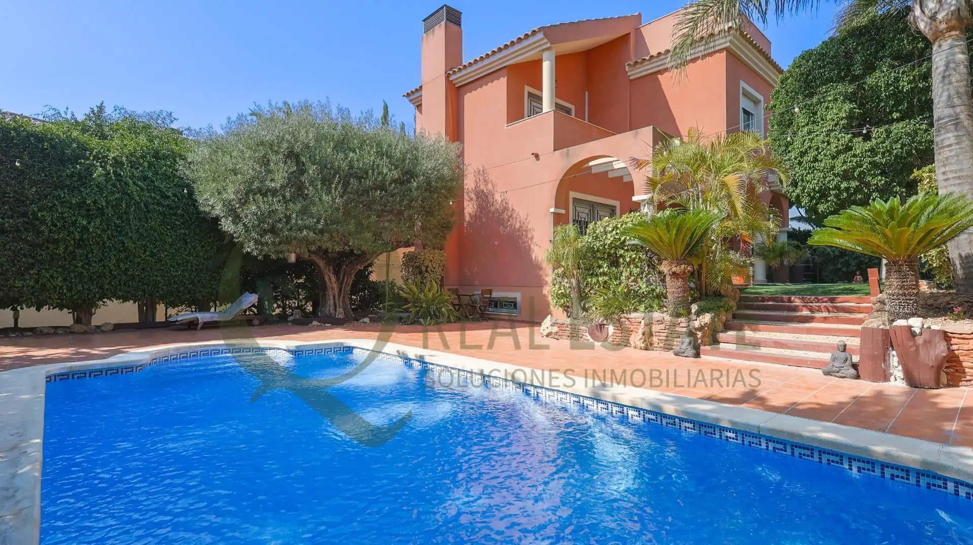 Vista exterior de Casa o xalet en venda en Alicante / Alacant amb Calefacció, Jardí privat i Traster