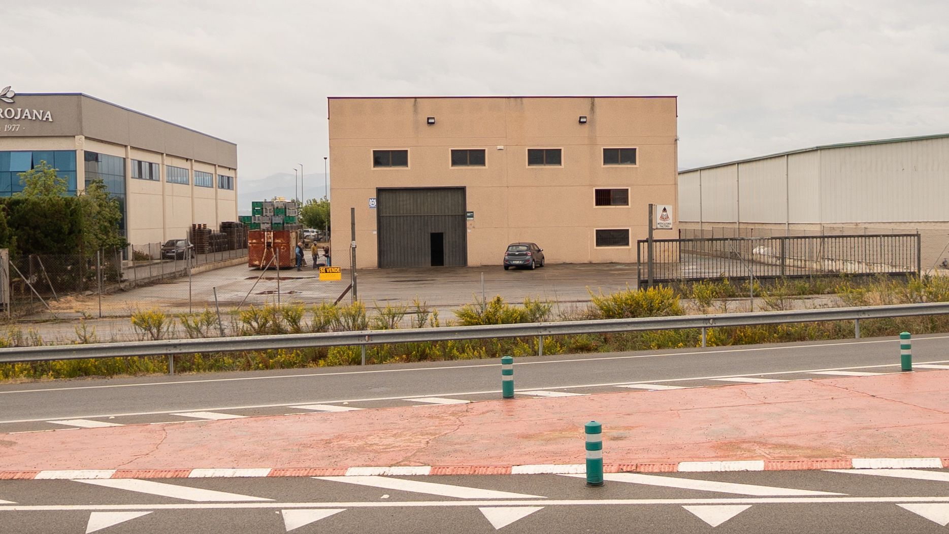 Vista exterior de Nau industrial en venda en Móra d'Ebre