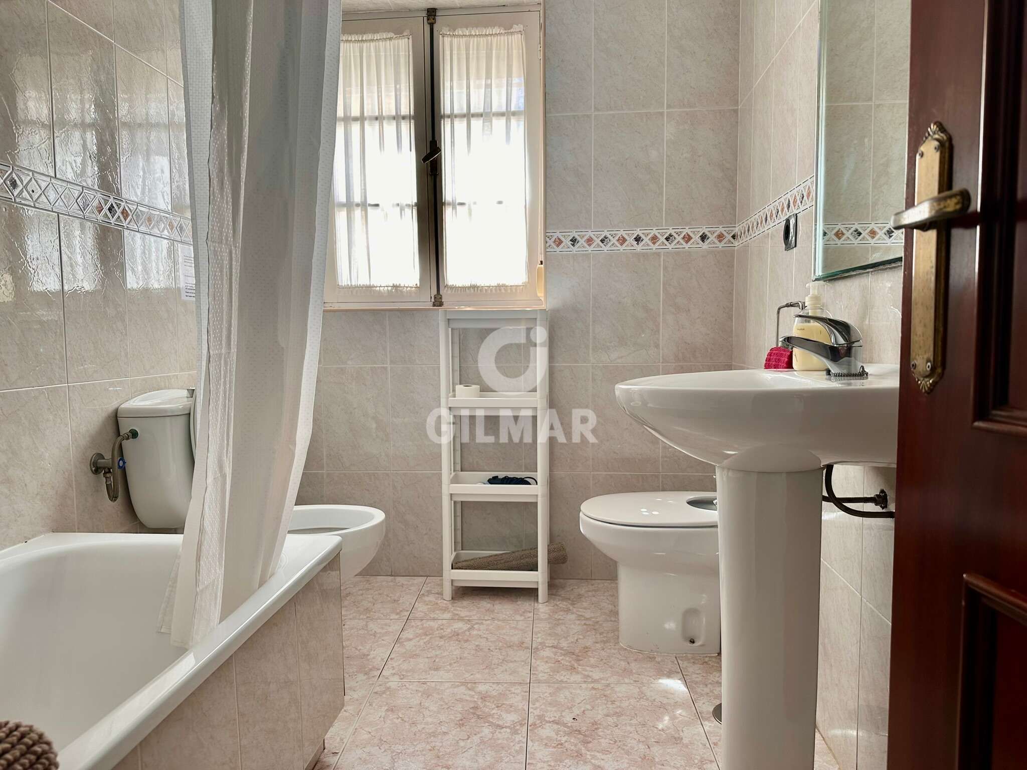 Baño de Piso en venta en  Cádiz Capital con Calefacción