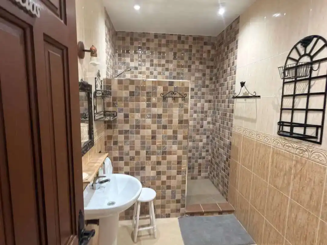 Baño de Piso en venta en Benamargosa con Terraza y Trastero