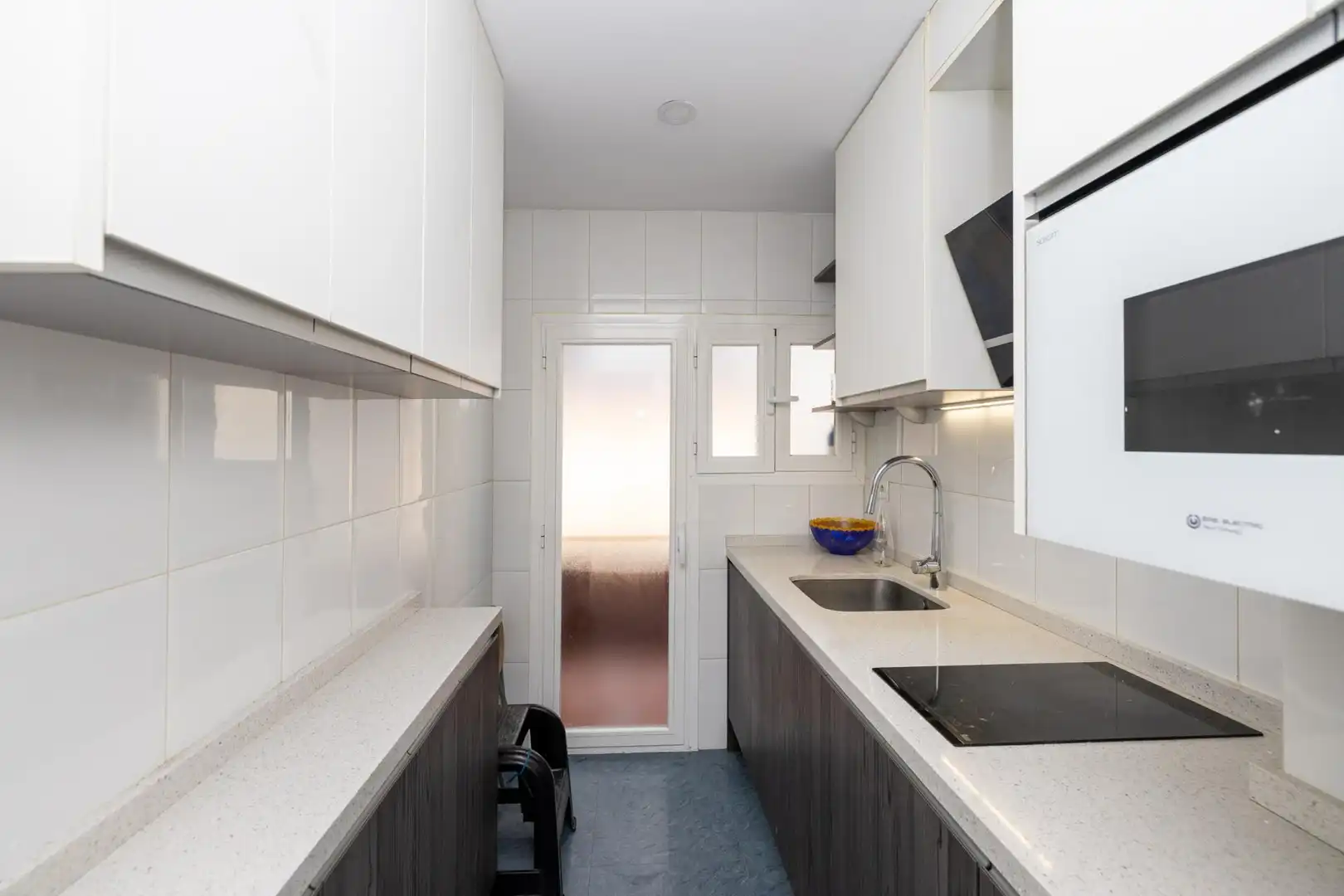 Kitchen of Flat for sale in Granada  with Parquet flooring, Terrace and Washing machine