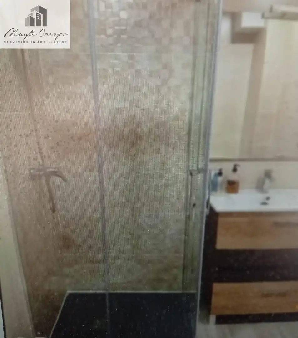 Baño de Piso de alquiler en Granada con Calefacción, Terraza y Amueblado
