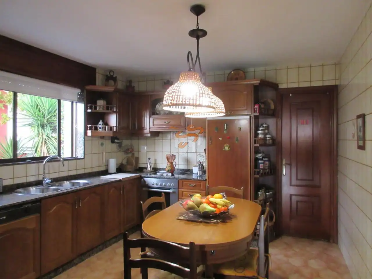 Cocina de Casa o chalet en venta en Cabanas con Calefacción y Jardín privado