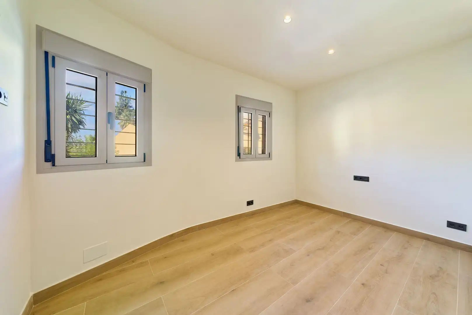 Bedroom of Detached homes for sale in Málaga  with Air Conditioner, Heating and Terrace