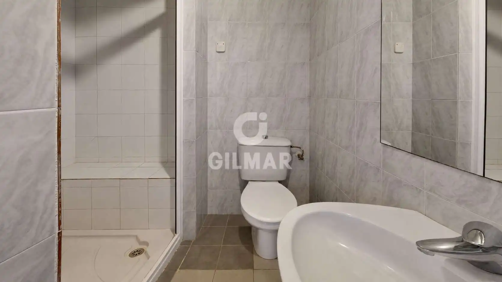 Baño de Casa adosada en venta en Fuengirola con Calefacción, Jardín privado y Piscina