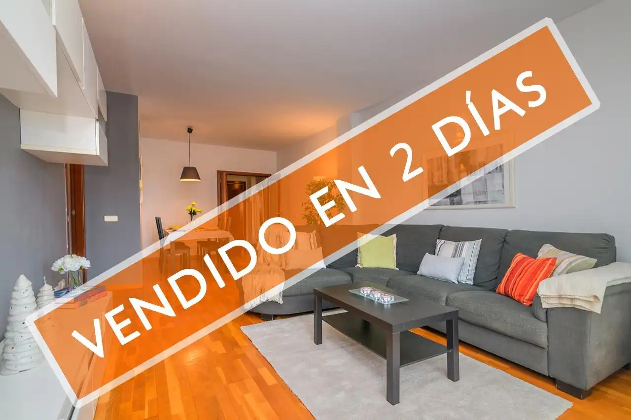 Vista exterior de Ático en venta en Castelldefels con Aire acondicionado, Calefacción y Terraza