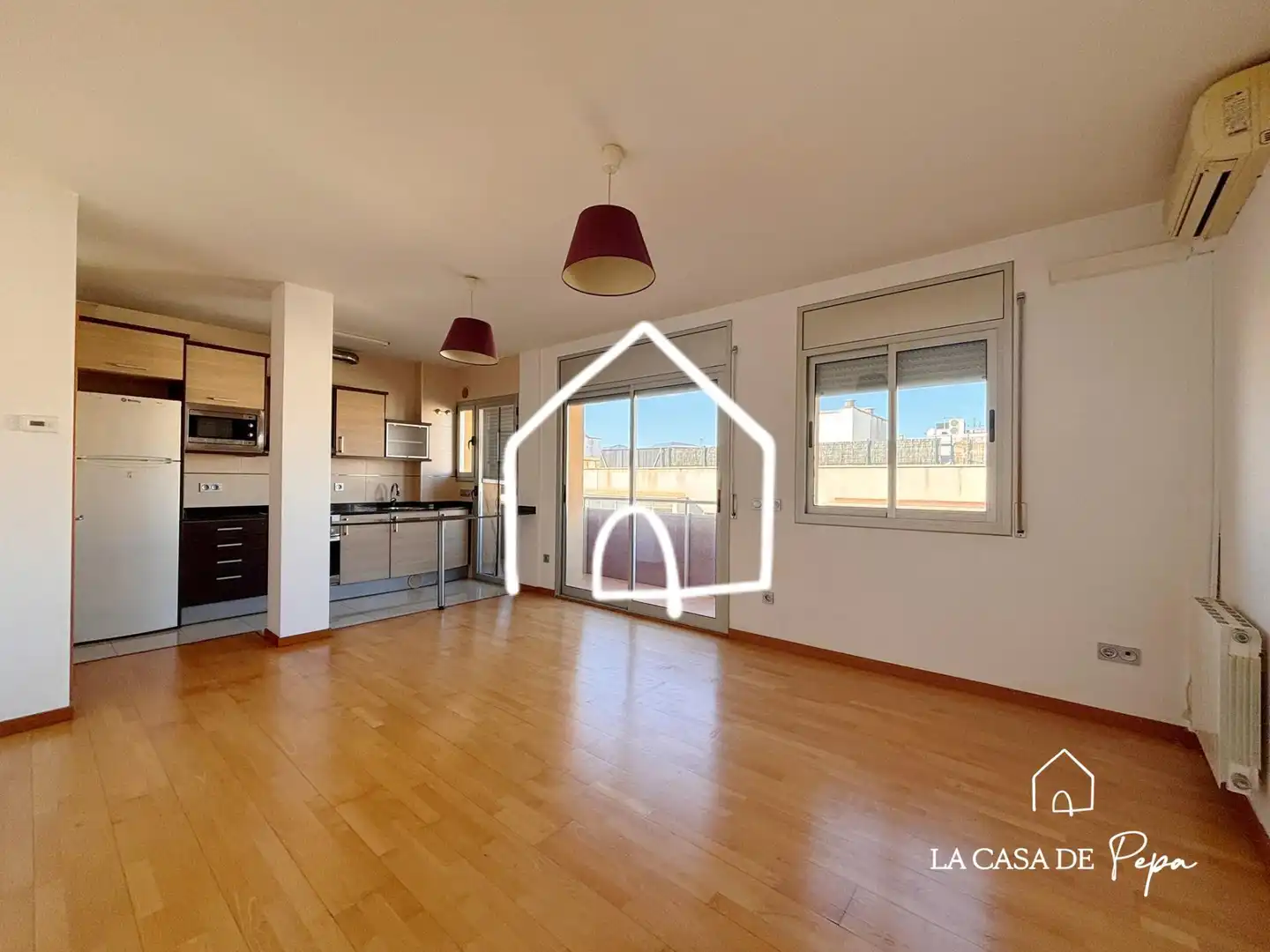 Vista exterior de Piso en venta en Viladecans con Aire acondicionado, Parquet y Balcón