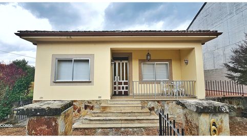 Chalet en A Ribela con 863 m² de parcela, doble acceso y anexos en la zona más demandada de Sarria, imagen 3