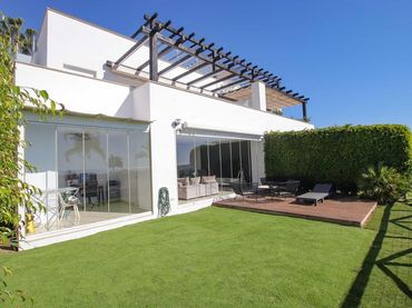 Terraced house with balcony for sale in Las Chapas - El Rosario