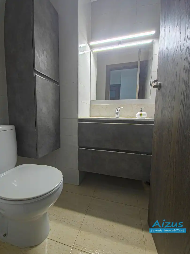 Baño de Casa adosada en venta en Santa Perpètua de Mogoda con Aire acondicionado, Calefacción y Terraza