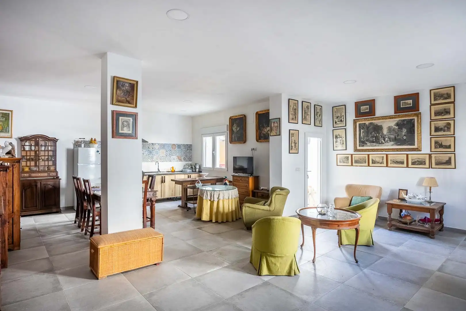 Living room of Detached homes for sale in Villanueva del Ariscal  with Storage room