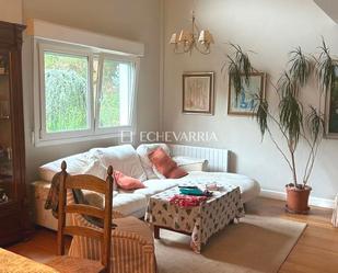 Sala d'estar de Casa o xalet en venda en Loiu amb Calefacció, Terrassa i Traster