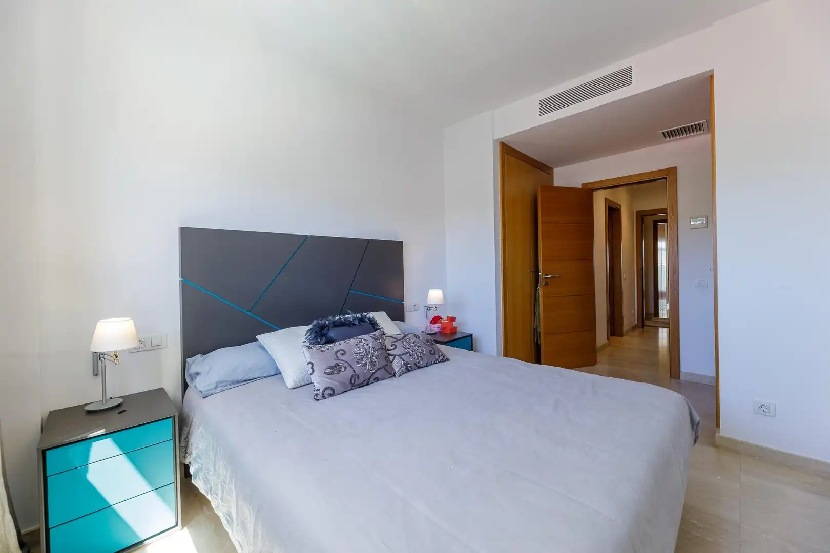Schlafzimmer von Wohnung zum Verkauf in  Palma de Mallorca mit Klimaanlage, Heizung und Balkon