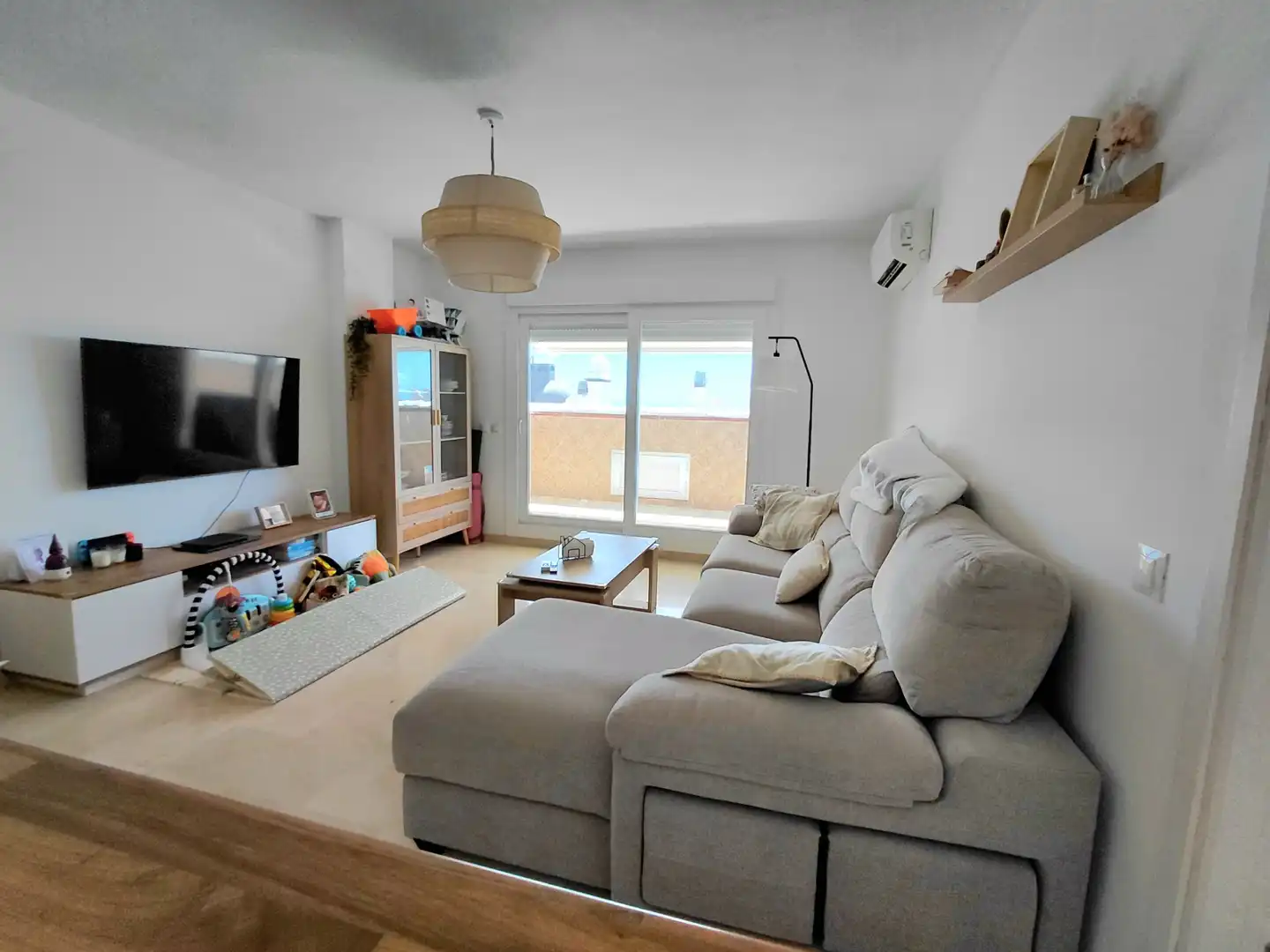 Sala de estar de Ático en venta en Benalmádena con Aire acondicionado, Terraza y Horno