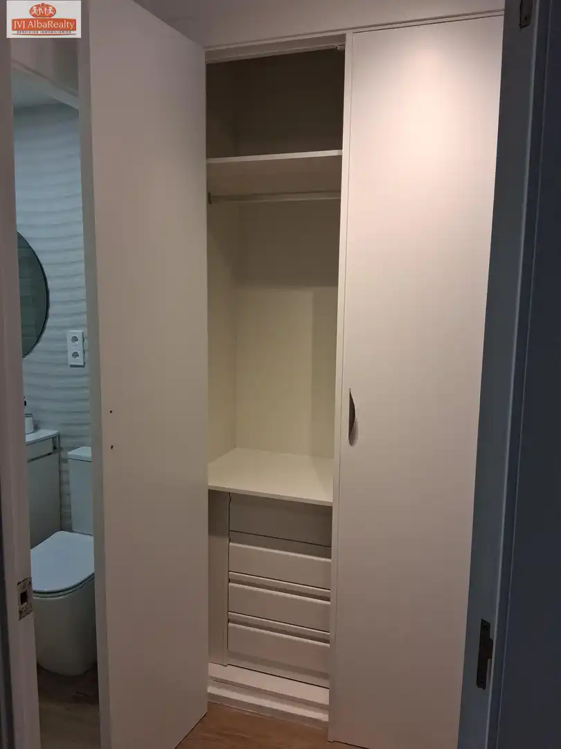 Dormitori de Apartament de lloguer en Albacete amb Aire condicionat, Moblat i Balcó
