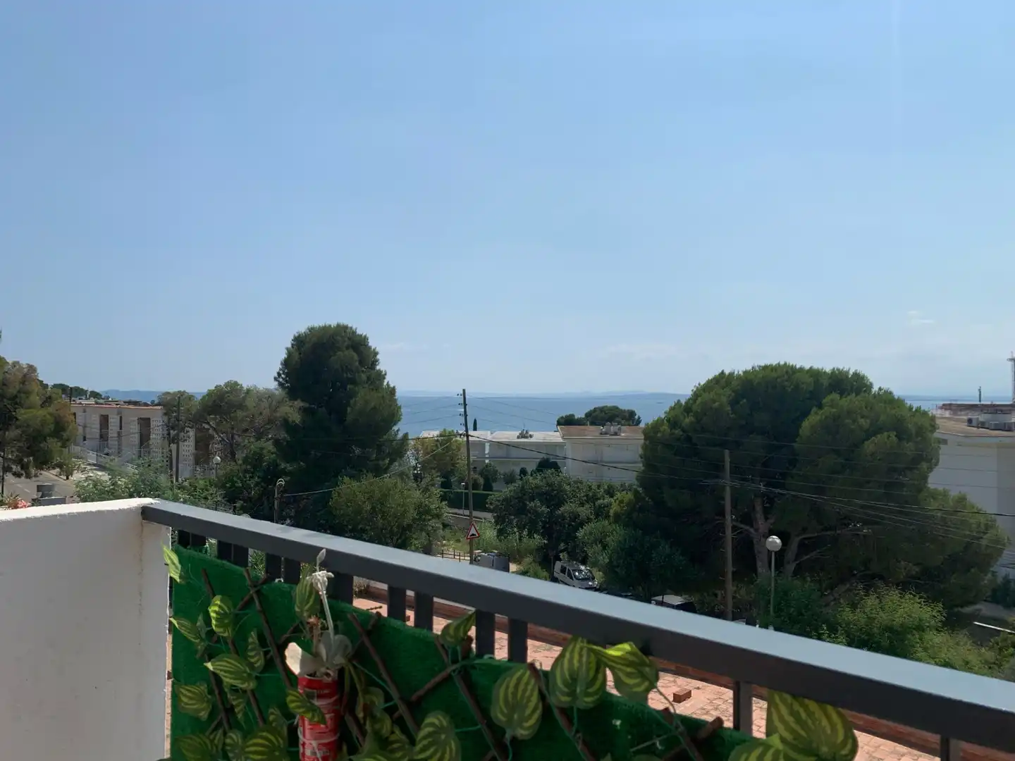 Außenansicht von Wohnung zum Verkauf in Roses mit Klimaanlage, Heizung und Terrasse
