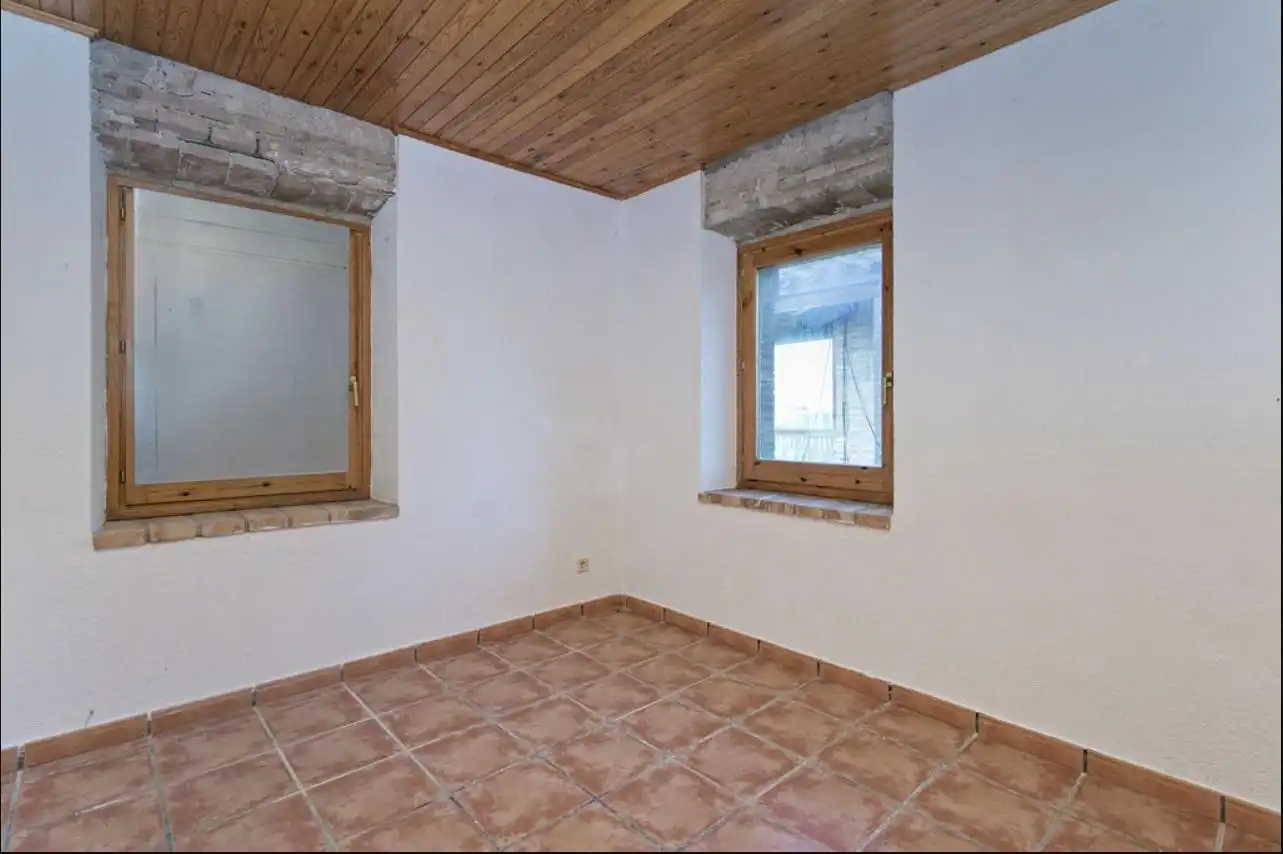 Flat for sale in Cercs, Barcelona