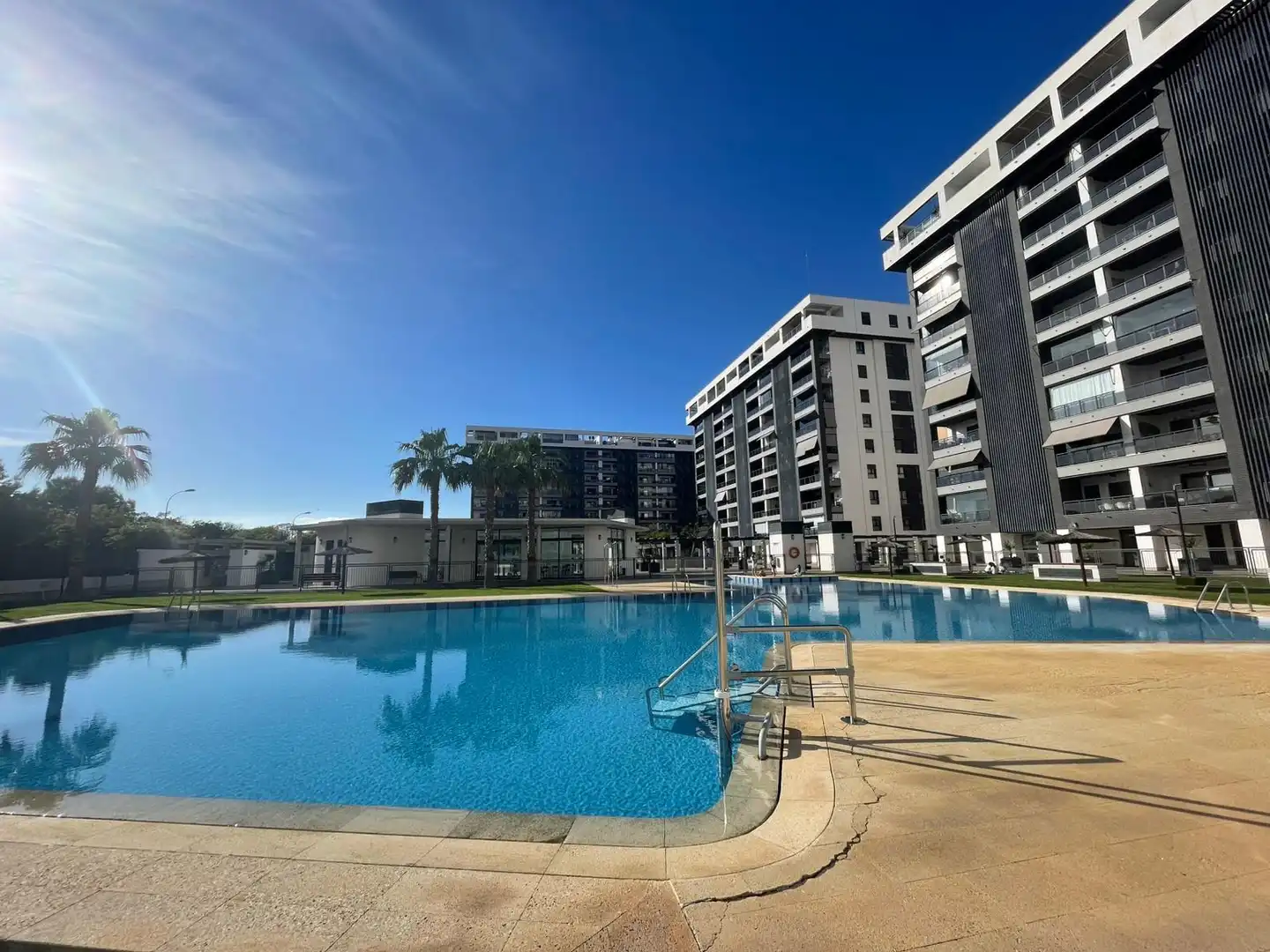 Piscina de Pis en venda en Alicante / Alacant amb Aire condicionat, Calefacció i Terrassa