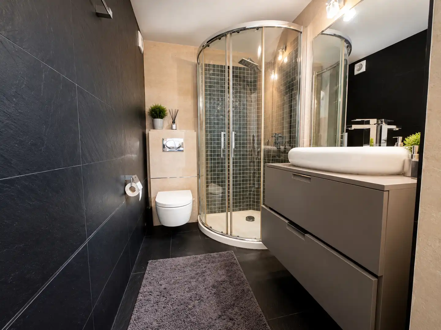 Badezimmer von Wohnungen zur Miete in Calvià mit Klimaanlage, Heizung und Privatgarten