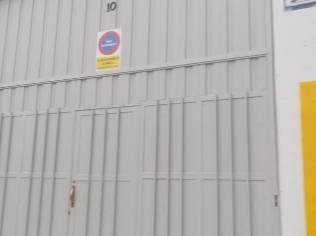 Local comercial en Alquiler en Calle los Pinos, 2 en Avda. De los Ogíjares