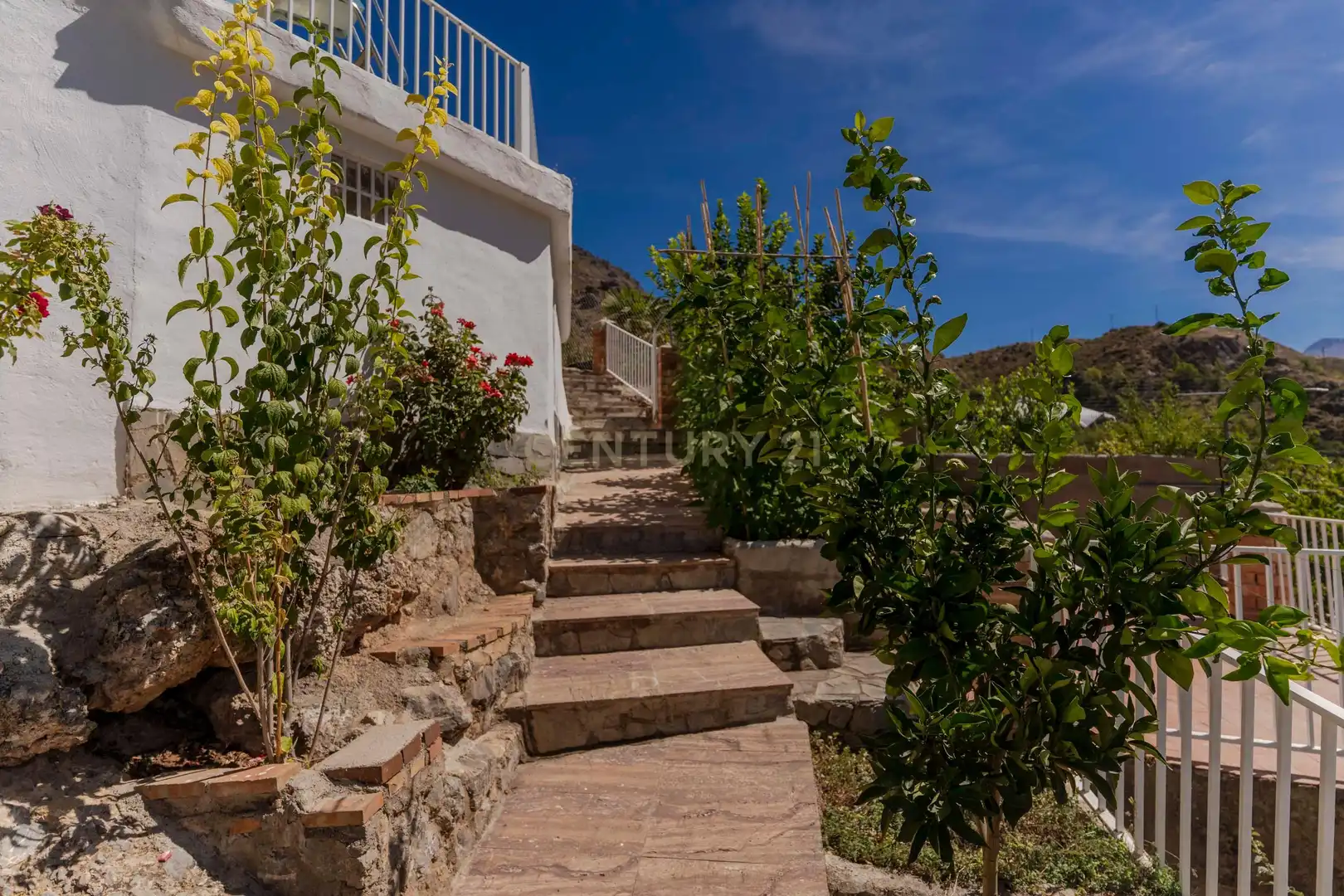 Vista exterior de Casa o chalet en venta en Güéjar Sierra con Jardín privado, Trastero y Piscina