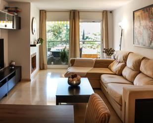 Living room of Flat for sale in Marbella  with Air Conditioner, Furnished and Internet