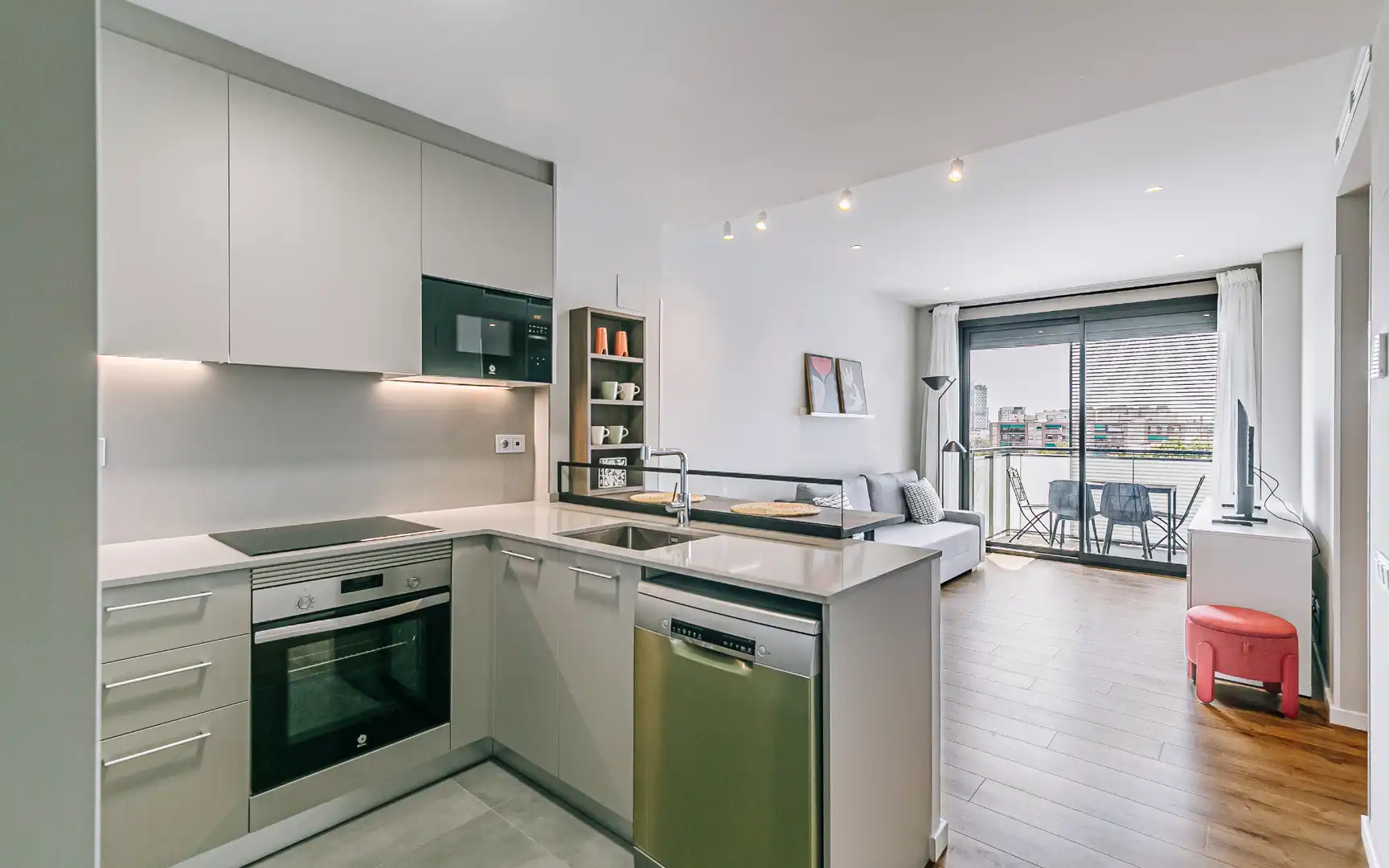 Cocina de Piso en venta en L'Hospitalet de Llobregat con Aire acondicionado, Calefacción y Trastero