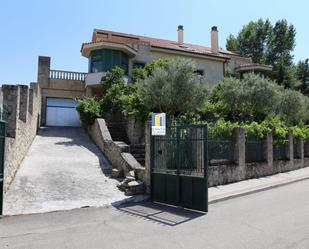 Vista exterior de Casa o xalet en venda en Cabañas de Sayago amb Calefacció, Jardí privat i Terrassa