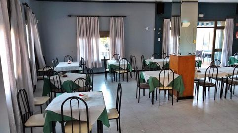Edificio con restaurante en Tormos