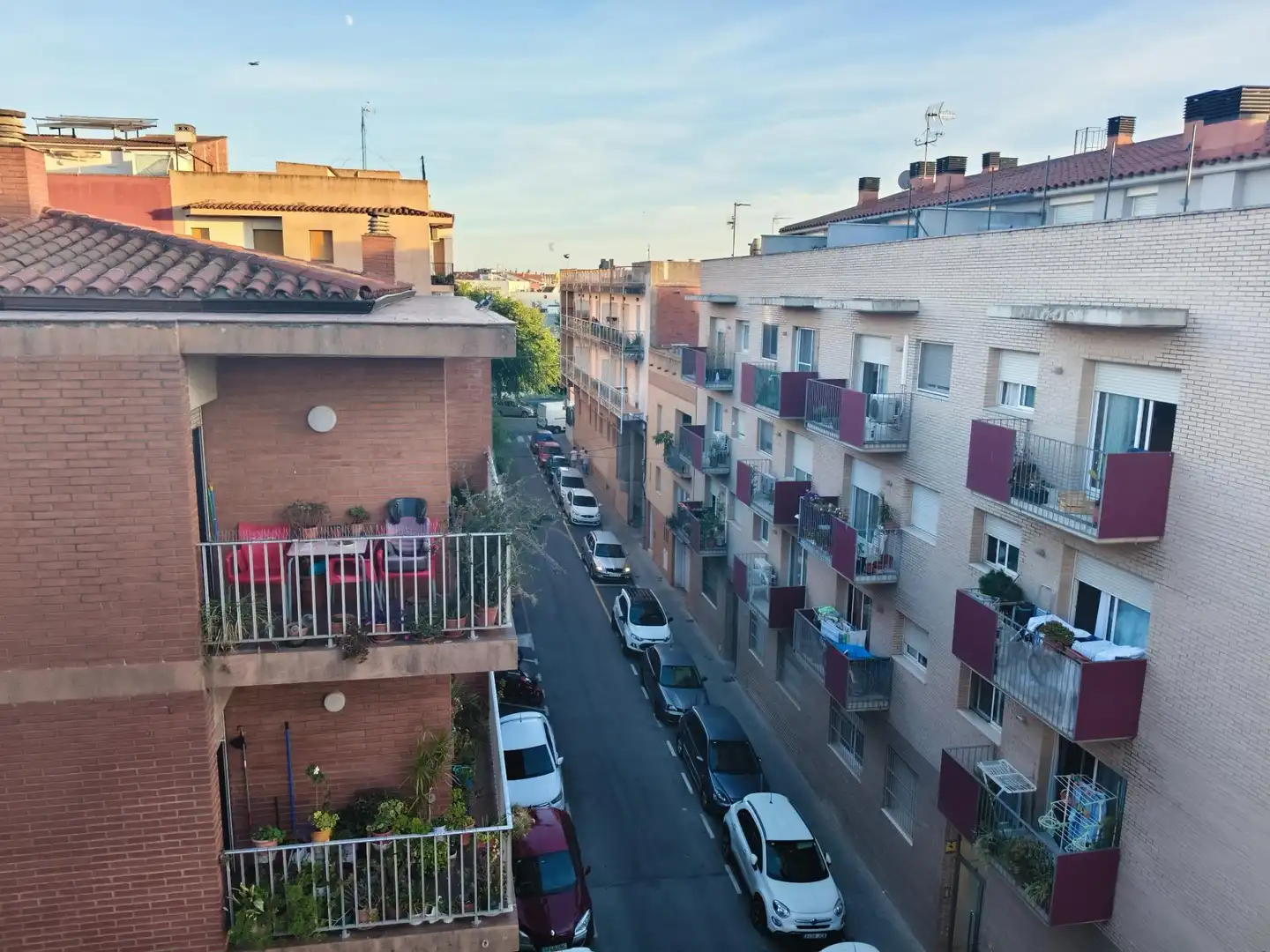 Vista exterior de Àtic en venda en Figueres amb Aire condicionat, Calefacció i Terrassa