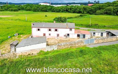 House or chalet for sale in A Laracha    with Private garden, Terrace and Storage room