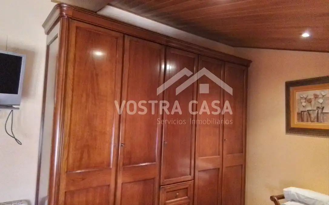Detached homes for sale in Requena  with Air Conditioner, Heating and Alarm