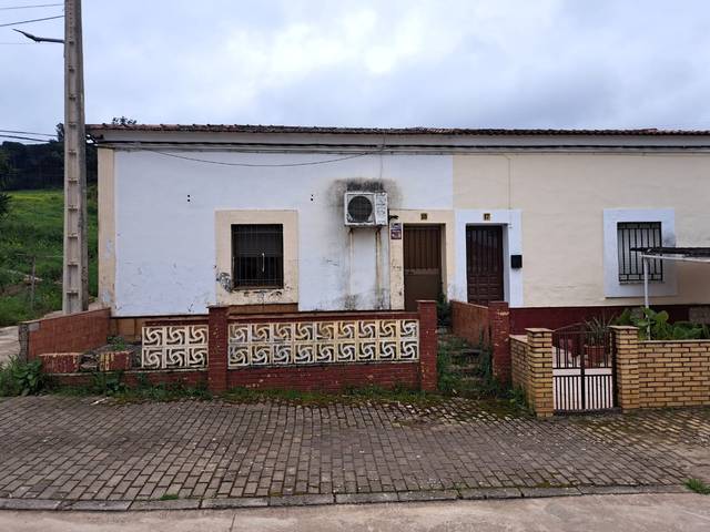 Casa-chalet en Venta en Calle San Vicente en La Zarza - Perrunal